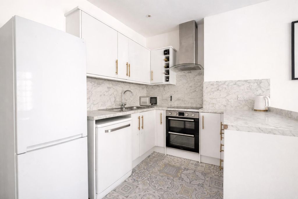 Property photo 3 of 20 Kitchen 1.Png