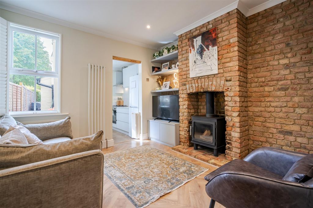 Property photo 2 of 11