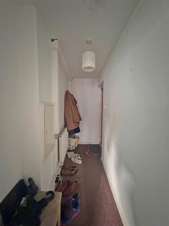 Property photo 2 of 9 Hallway