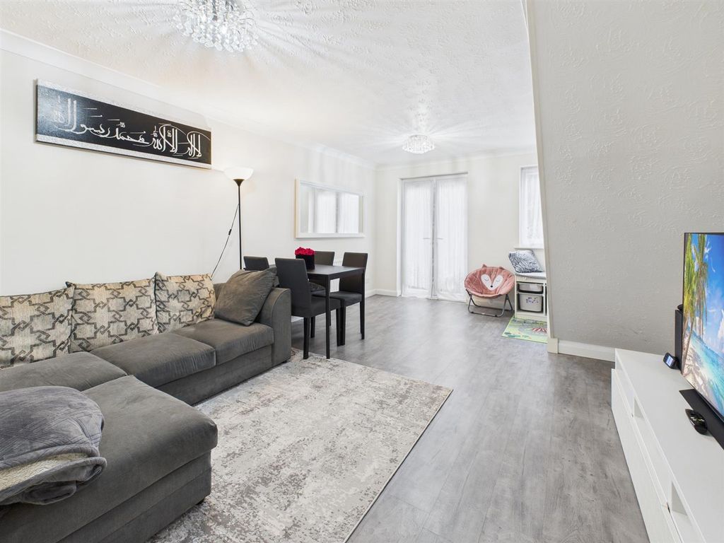 Property photo 3 of 11 Cam05510G0-Pr0118-Still002.Jpg