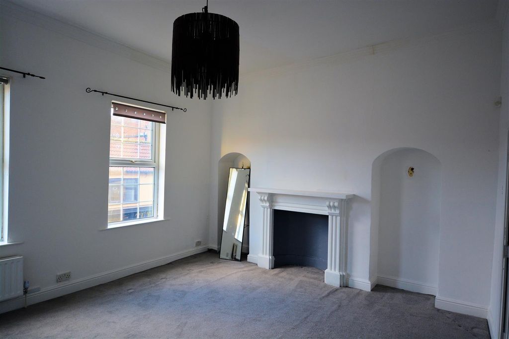 Property photo 3 of 8 New Street Lounge i.Jpg