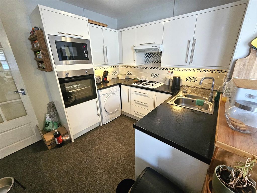 Property photo 3 of 13 Kitchen.Jpg