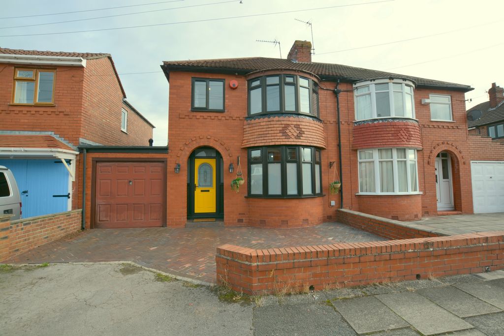 Property photo 2 of 19 Photo 1