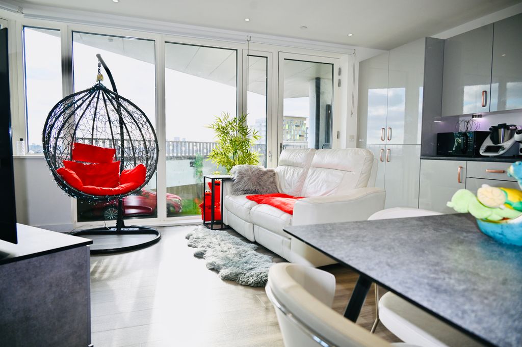 Property photo 1 of 19