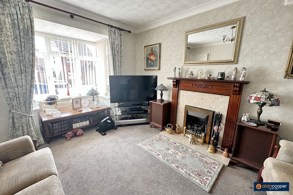 Property photo 2 of 14 4378073