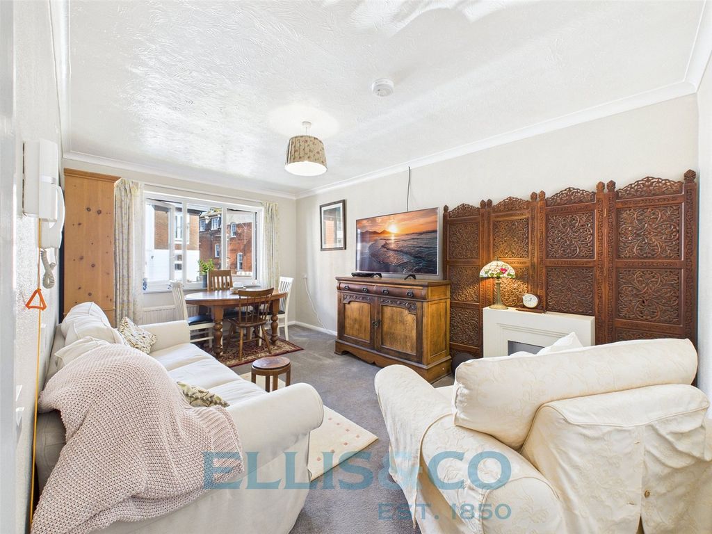 Property photo 3 of 13 Picture No. 11