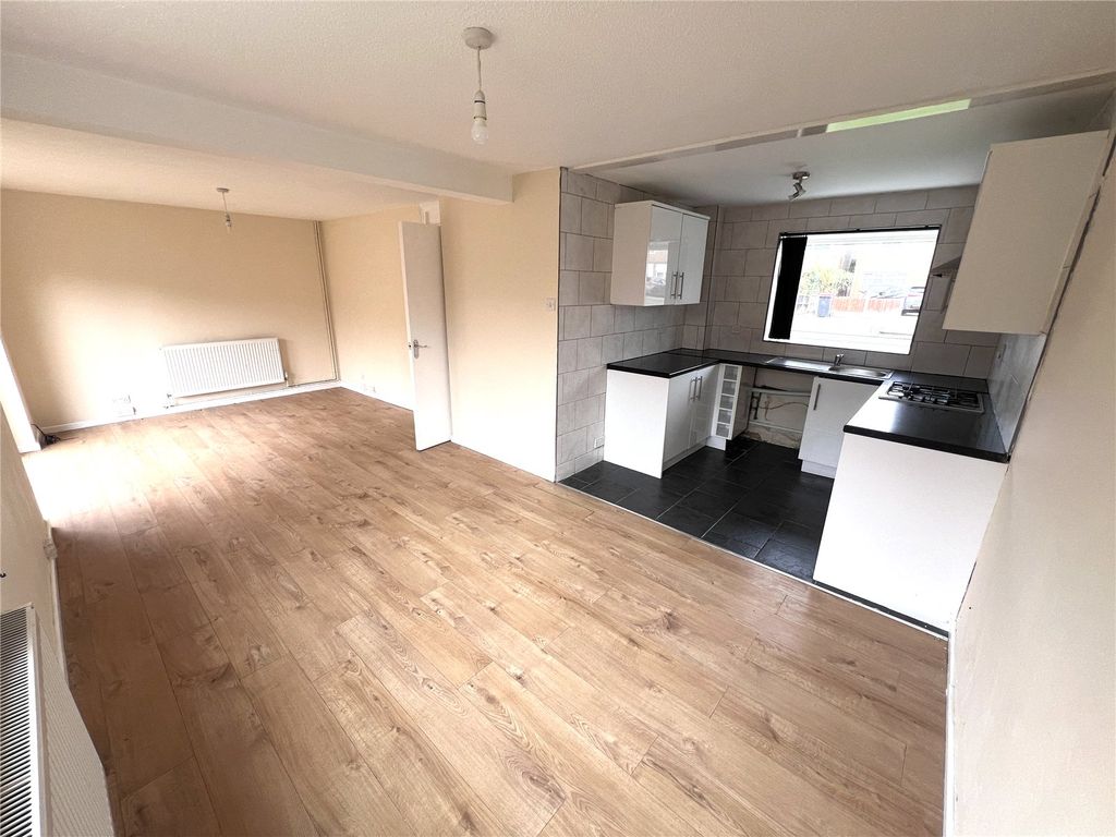 Property photo 2 of 9 Picture No. 11