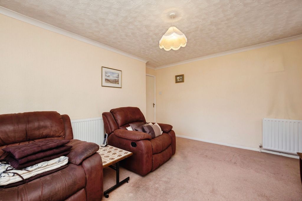 Property photo 3 of 12