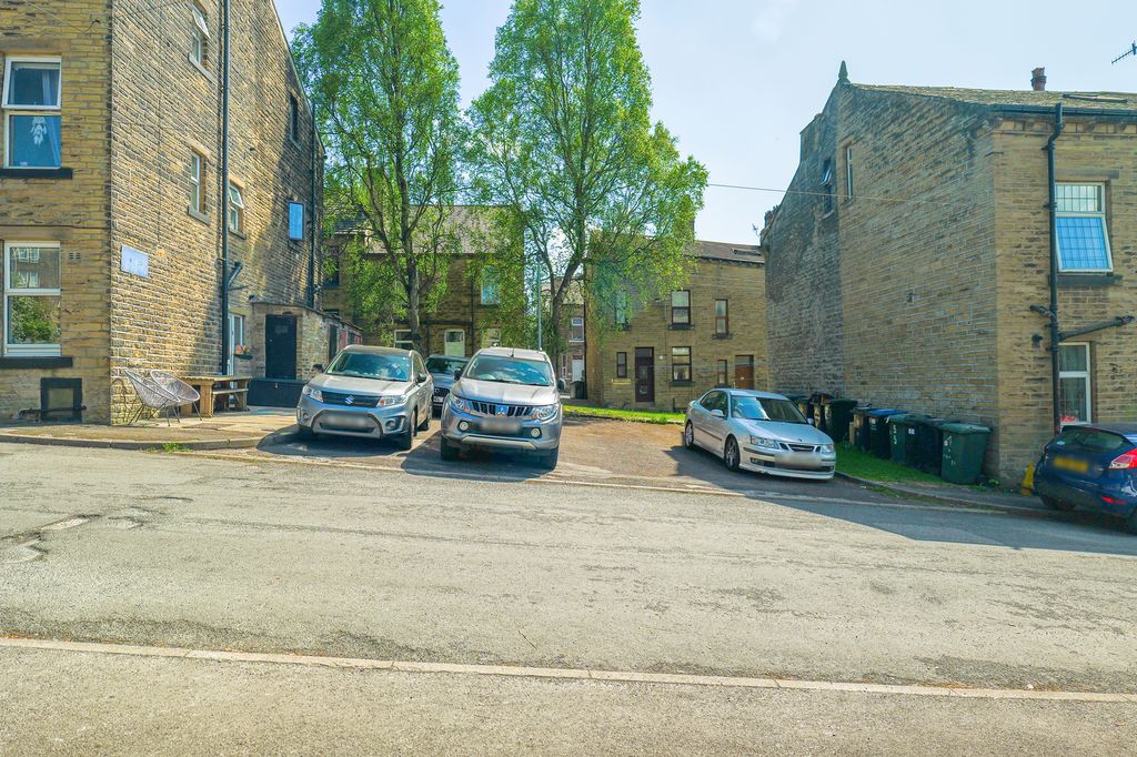 Property photo 1 of 29