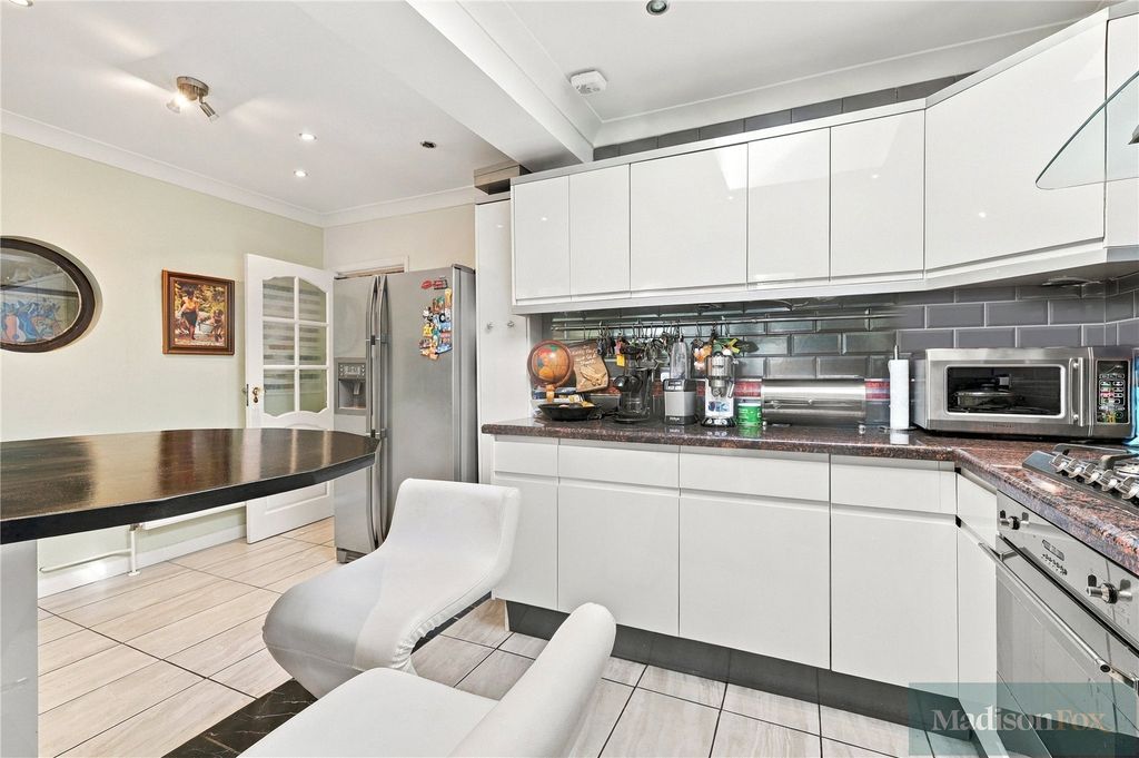 Property photo 3 of 27 Picture No. 34
