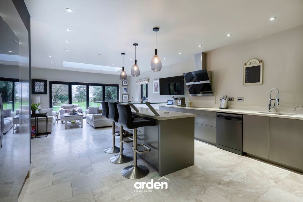 Property photo 3 of 37