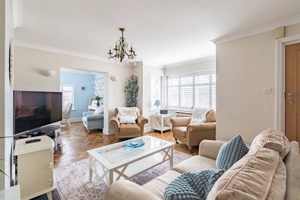 Property photo 2 of 24