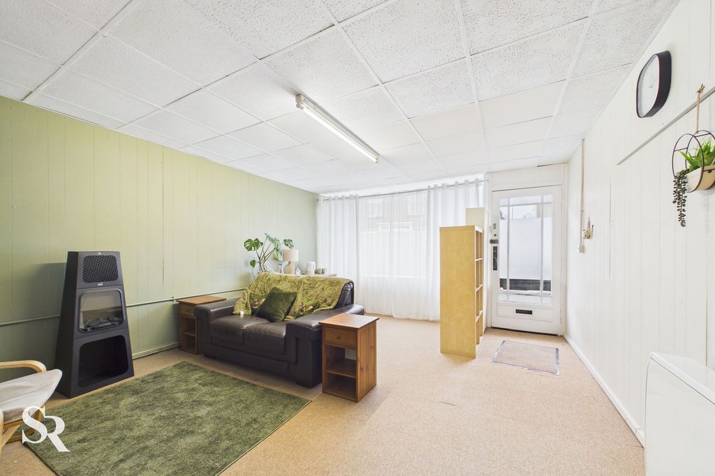 Property photo 3 of 28