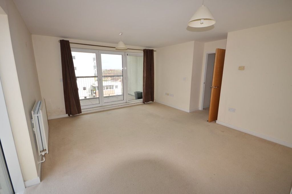 Property photo 3 of 12