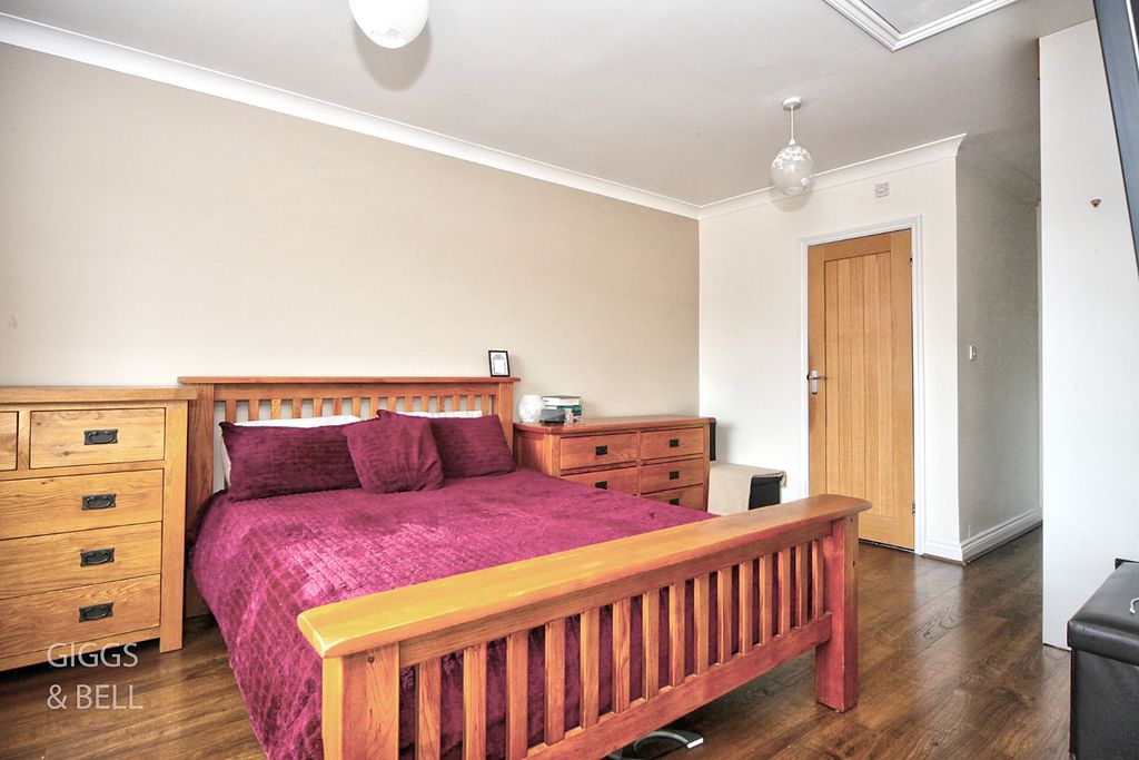 Additional image 14 of 4 bed detached house for saleOld Bedford Road, Luton, Bedfordshire LU2