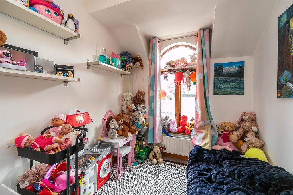 Property photo 1 of 25 17 Burn Brae Mews 01.Jpg