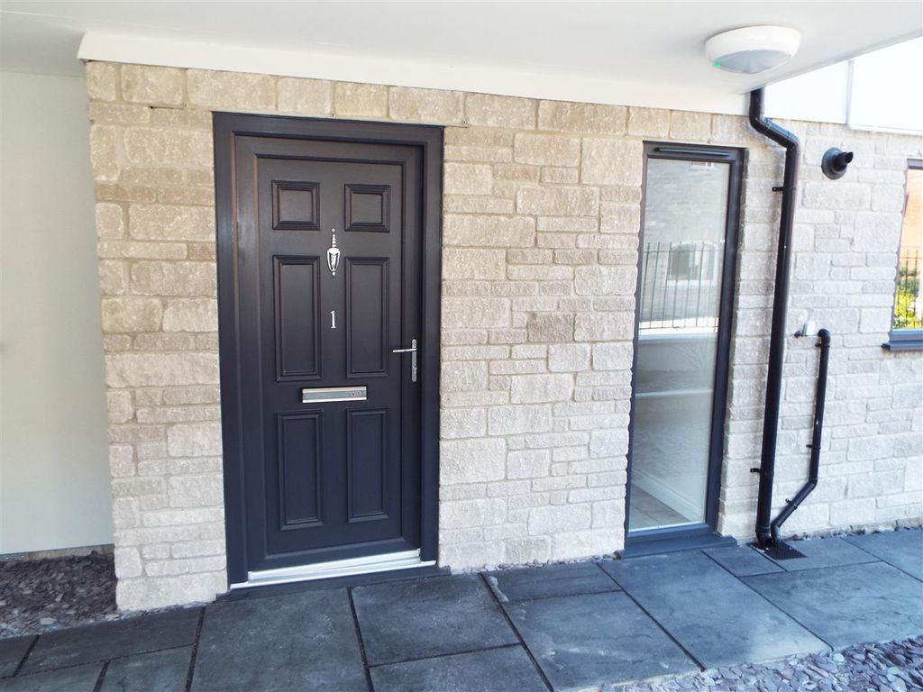 Property photo 3 of 20