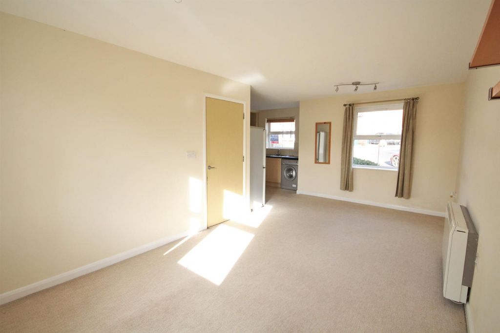 Property photo 2 of 8