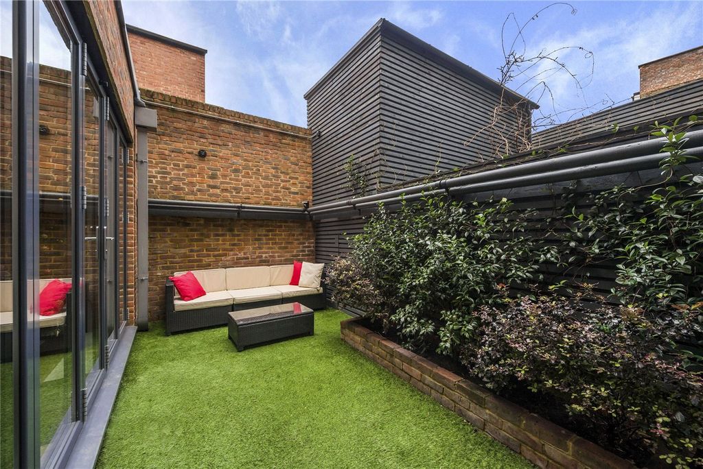 Property photo 3 of 15