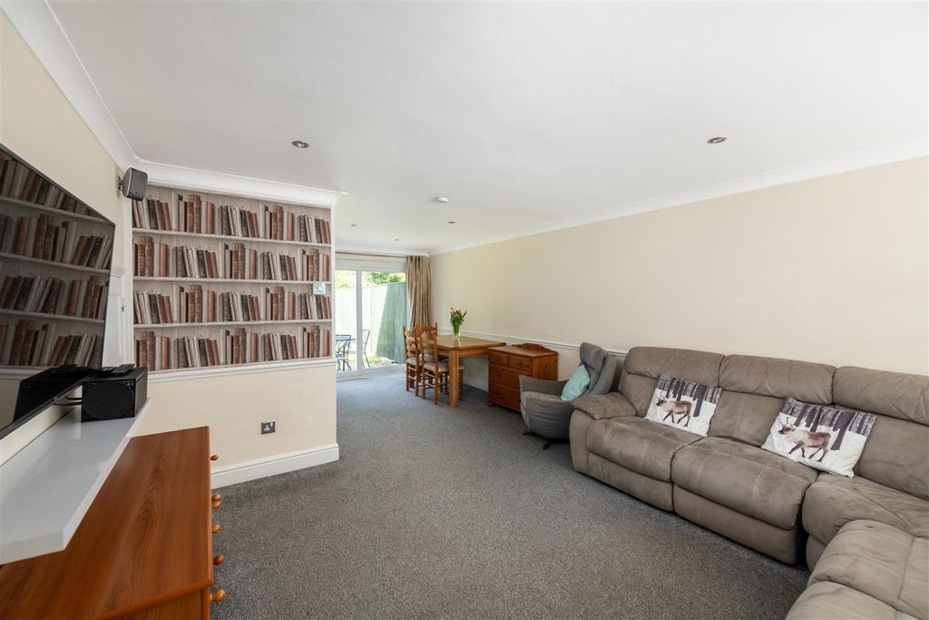 Property photo 2 of 19 19 Hazel Way Internals14.Jpg