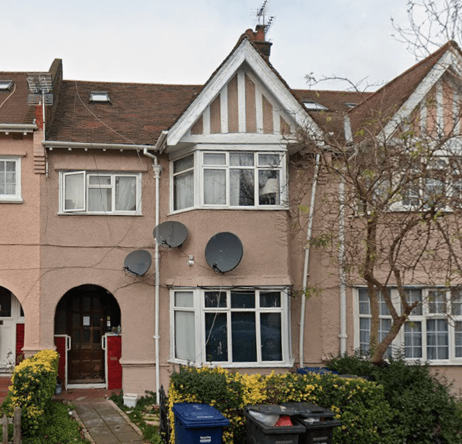 Property photo 1 of 5 Room