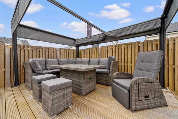 Property photo 2 of 44