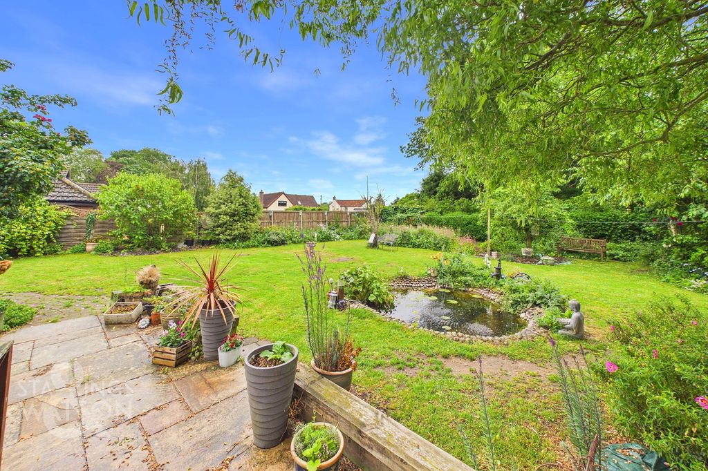 Property photo 3 of 27
