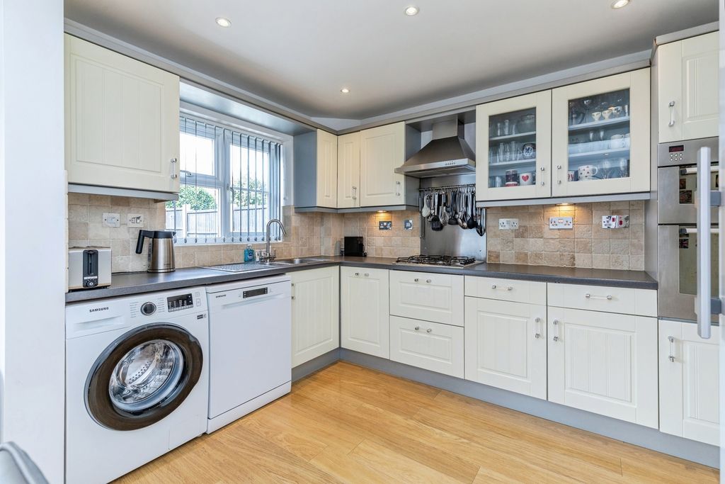 Property photo 2 of 20 Pbox-Img.Jpg