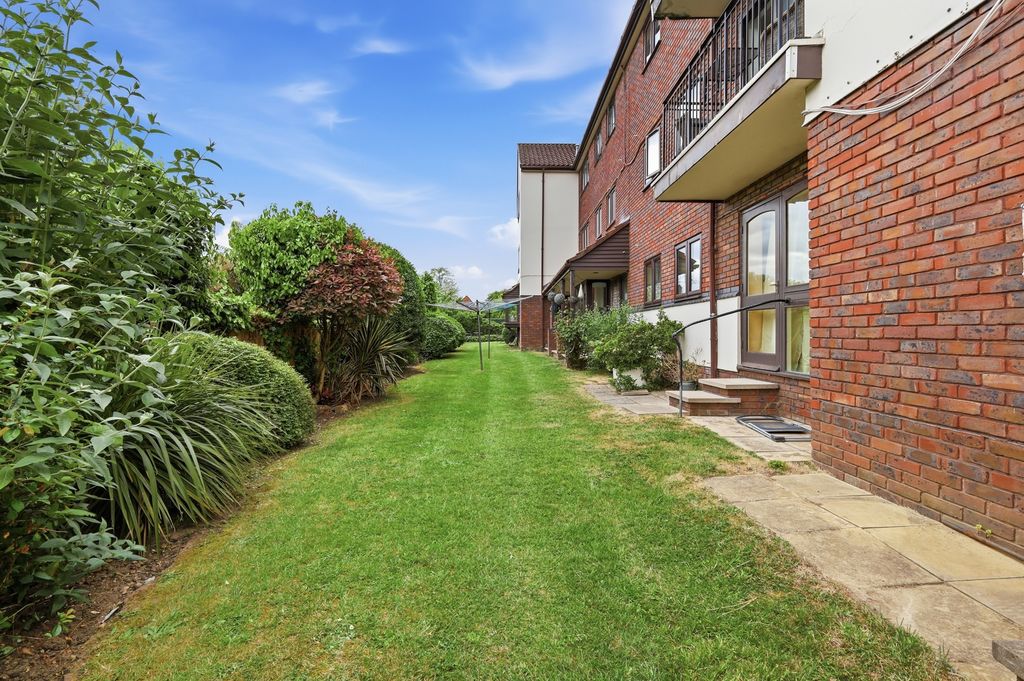 Property photo 3 of 12 16_Img_2308