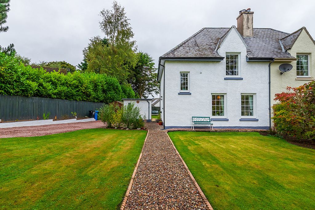 Property photo 1 of 33