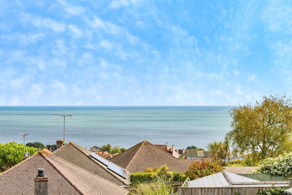 Property photo 2 of 29