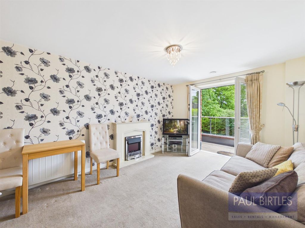 Property photo 3 of 18 Cam01301G0-Pr0771-Still025.Jpg