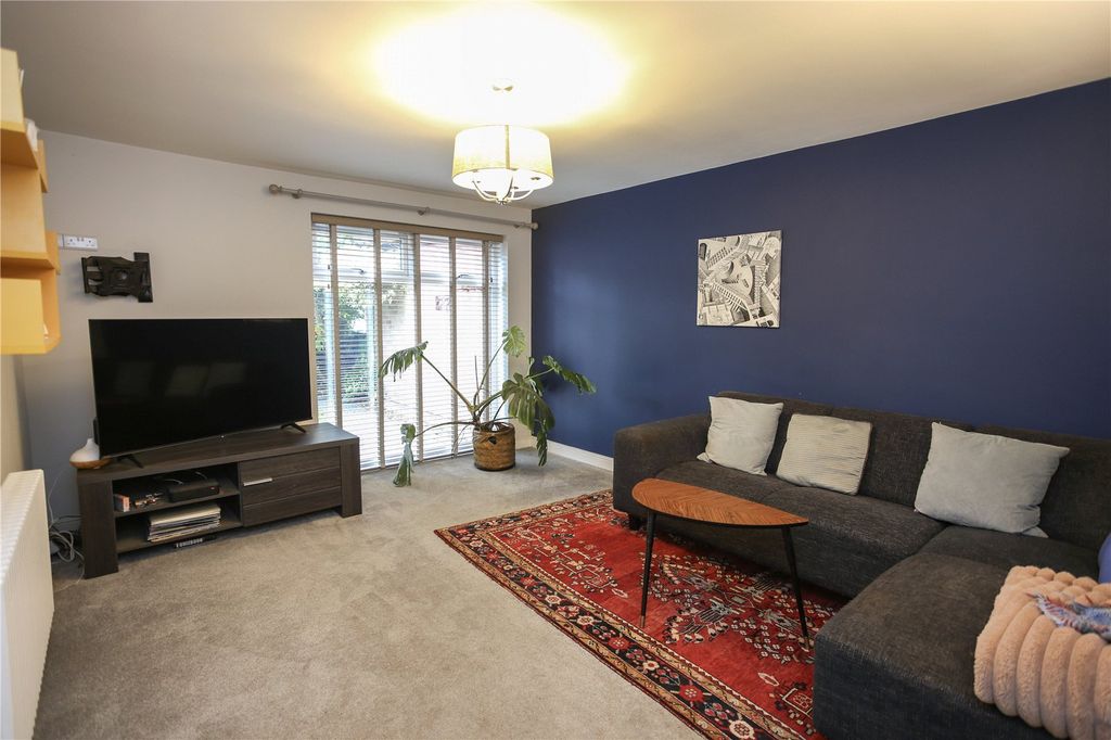 Property photo 2 of 20 Picture No. 24