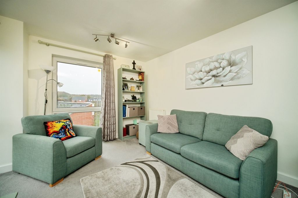 Property photo 2 of 10