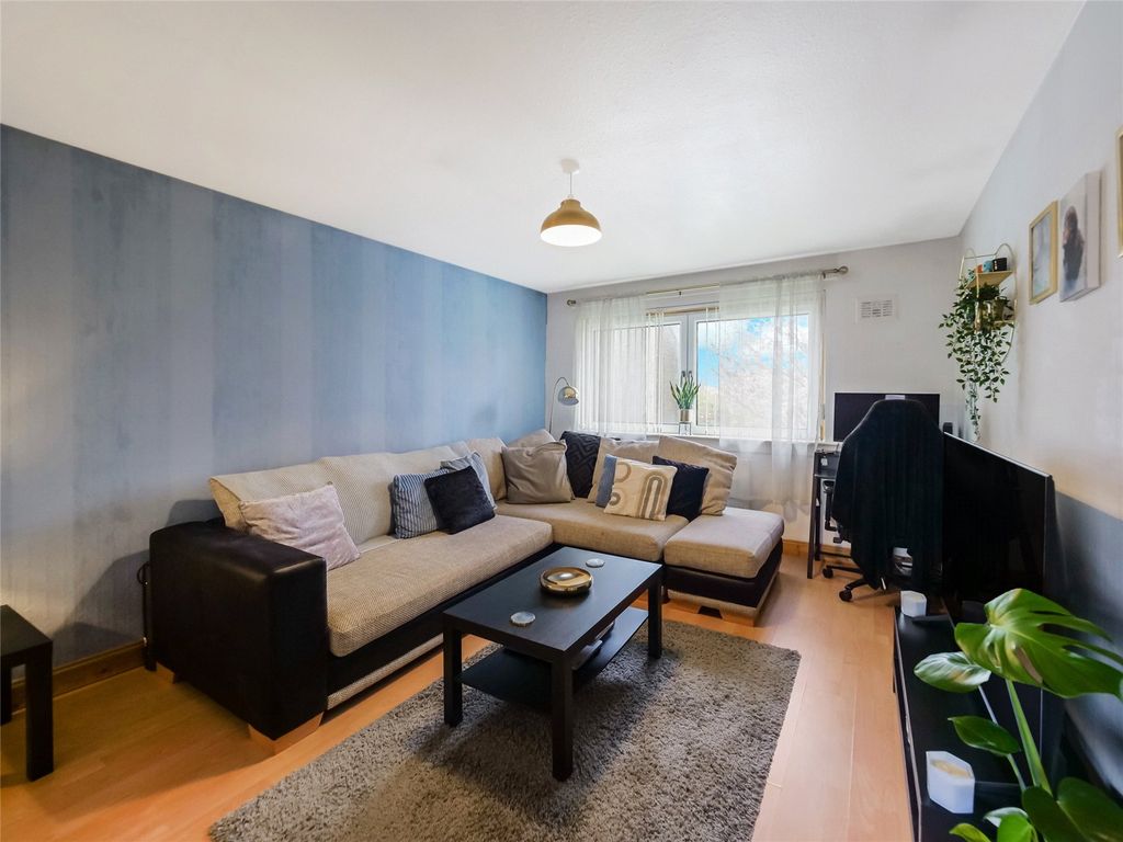 Property photo 2 of 12 Picture No. 20