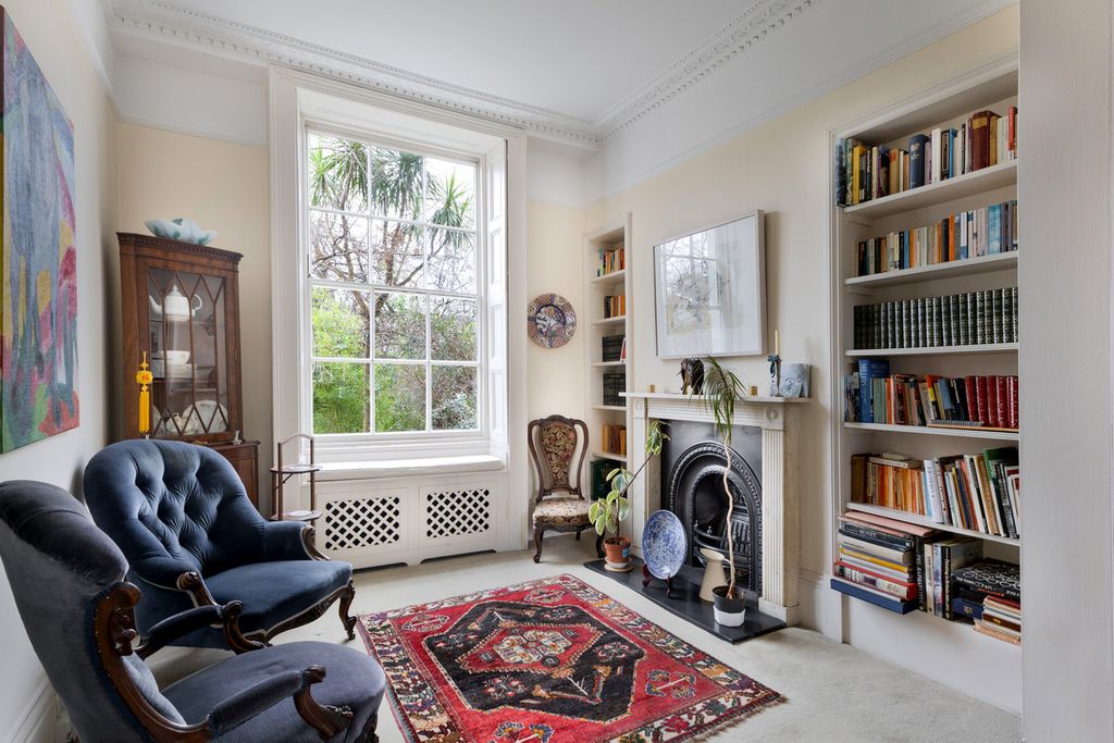Property photo 2 of 32