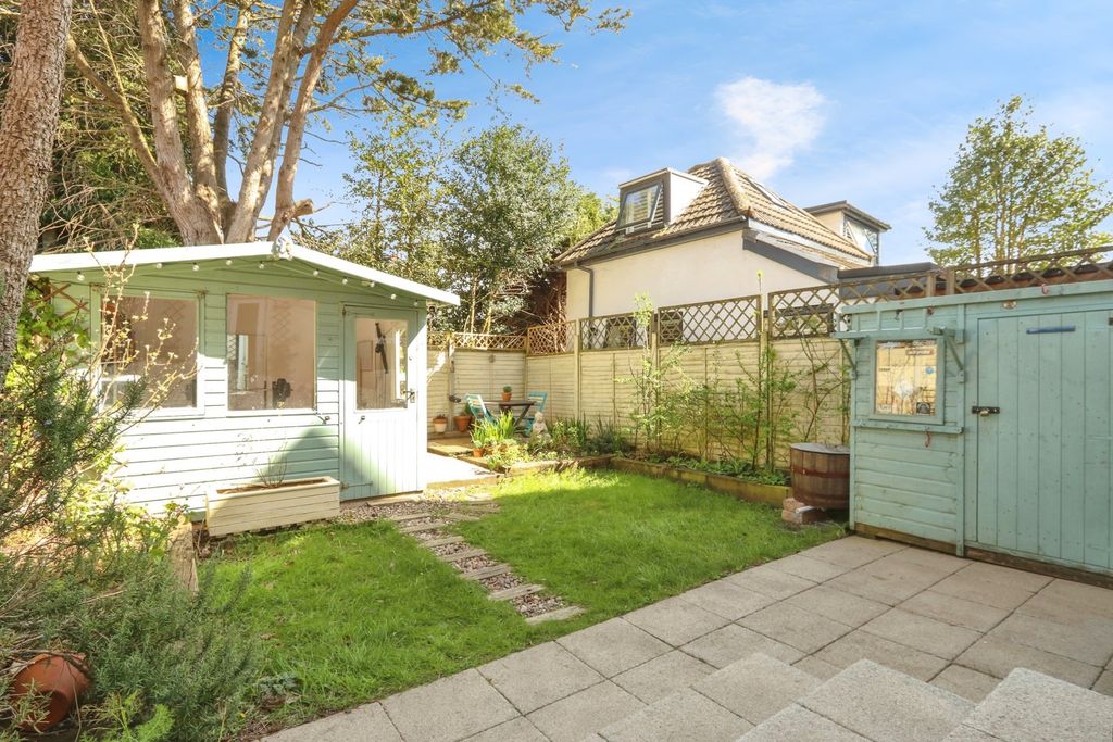 Property photo 2 of 18 Photo