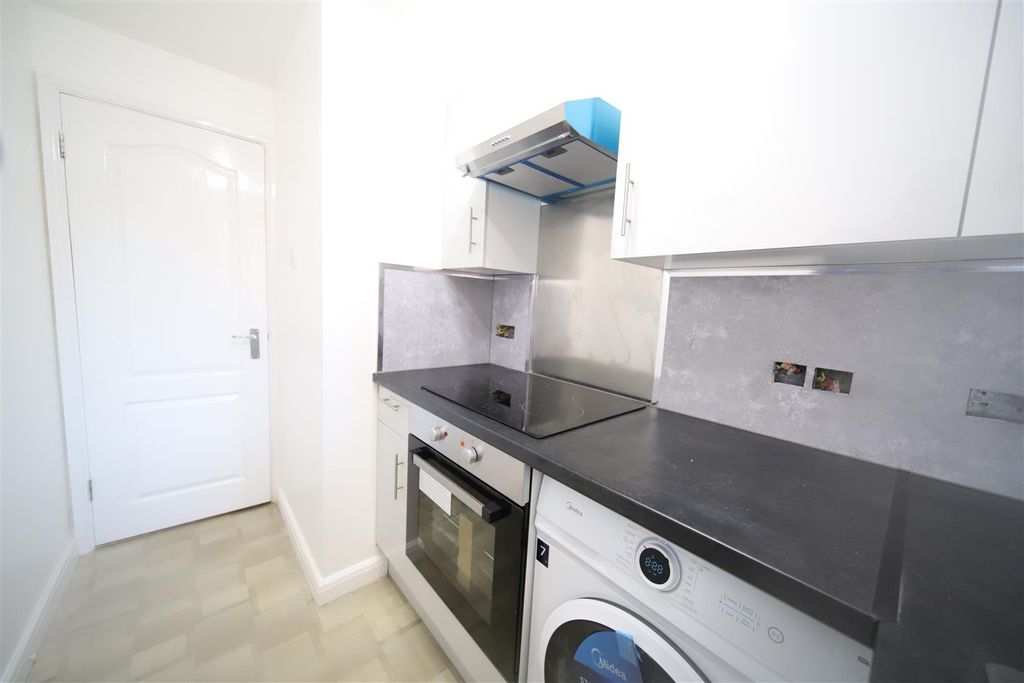 Property photo 3 of 11 Kitchen2.Jpg