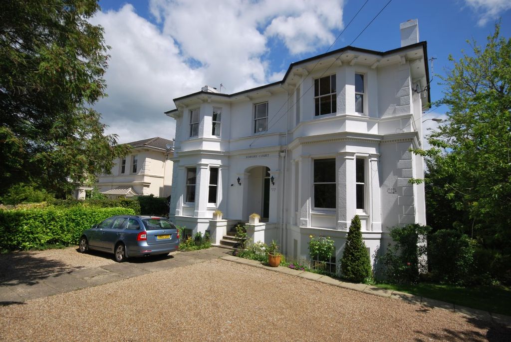 Property photo 1 of 9 2 Bed Unfurnished Luxury Apartment