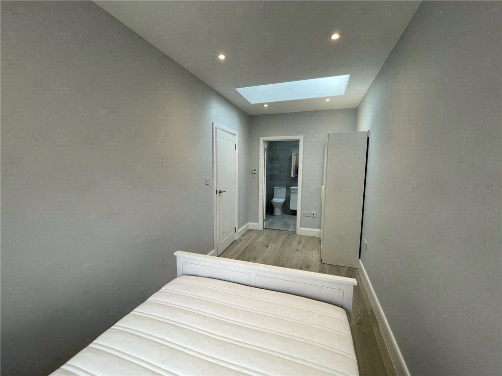 Property photo 3 of 8 Bedroom