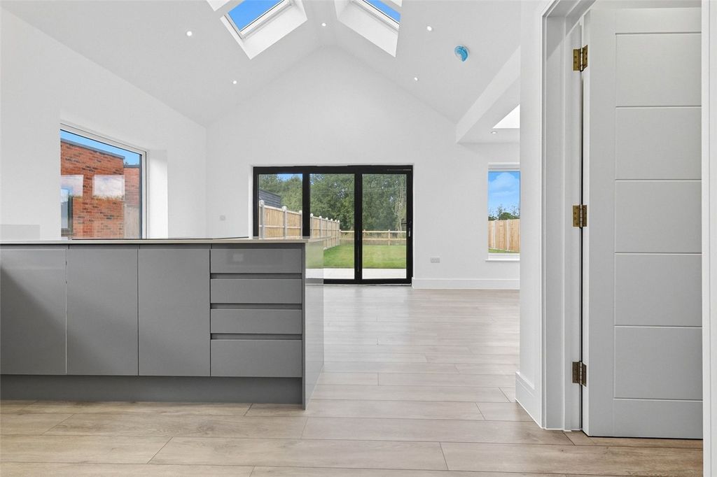 Property photo 2 of 19 Picture No. 02