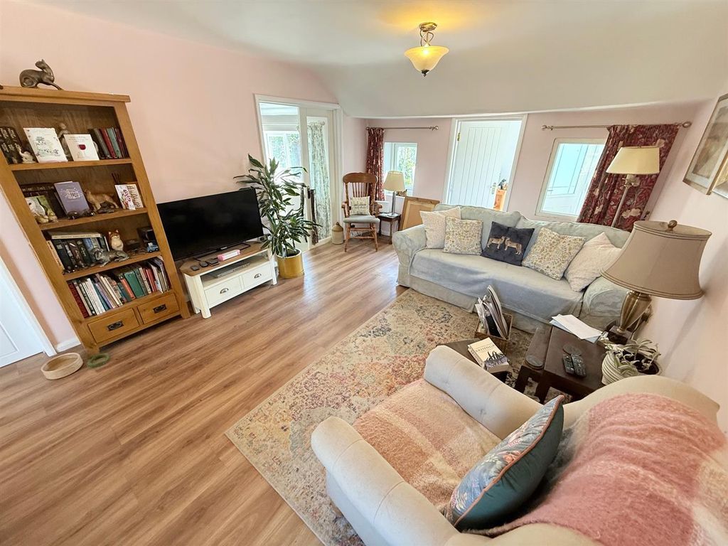 Property photo 3 of 18 Living Room.Jpg