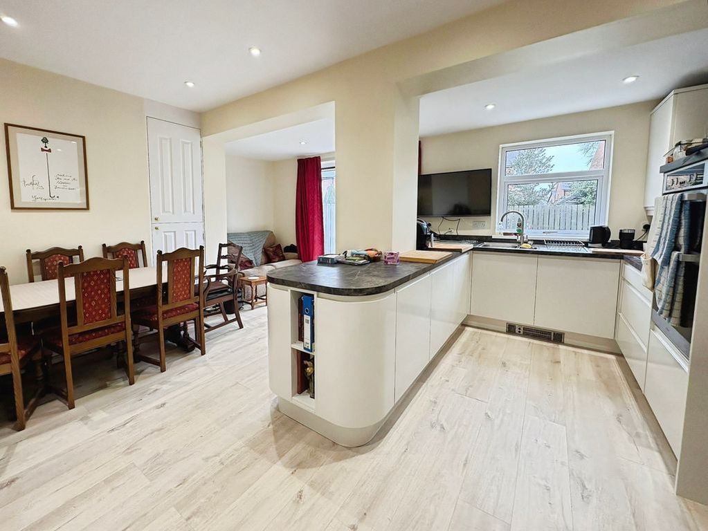 Property photo 3 of 15 Photo 10