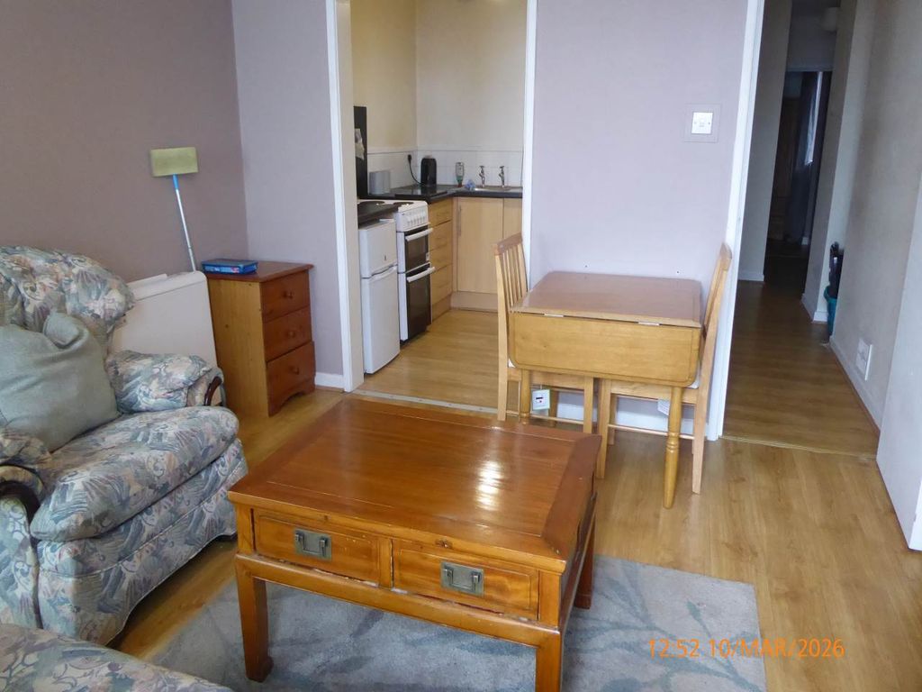 Property photo 3 of 8 P1130954