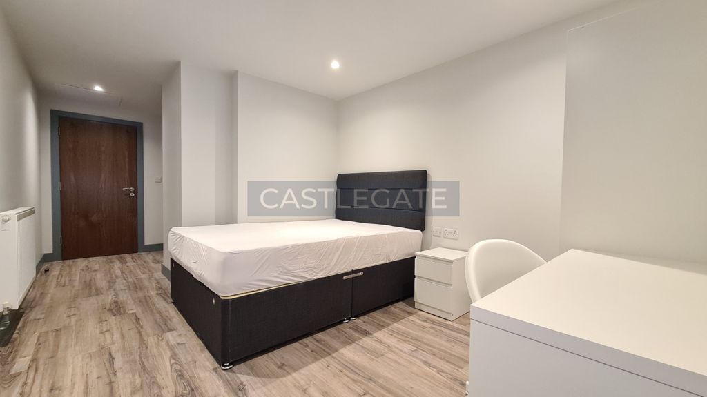 Property photo 1 of 8 Room 12, Renaissance Works, 105 New Street, Huddersfield, HD1 2As (2)