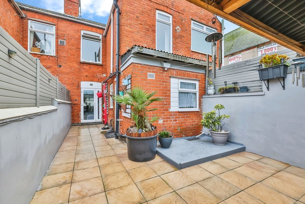 Property photo 2 of 12 Rear Garden