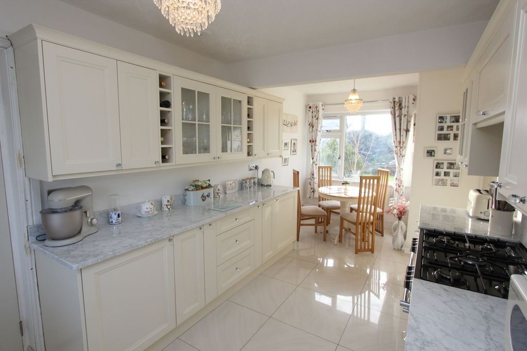 Property photo 3 of 26