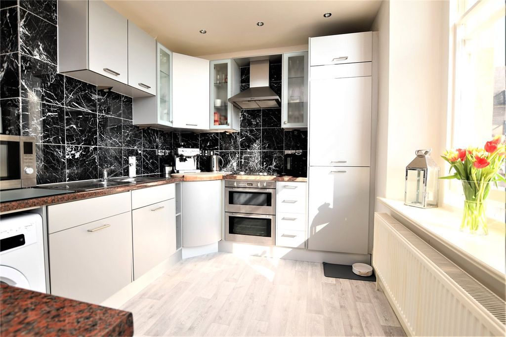 Property photo 2 of 14 Picture No. 26