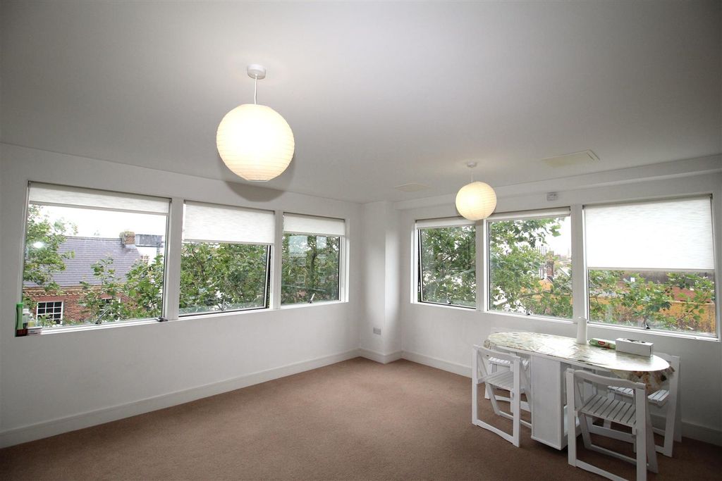 Property photo 2 of 7 Img_2563.Jpg