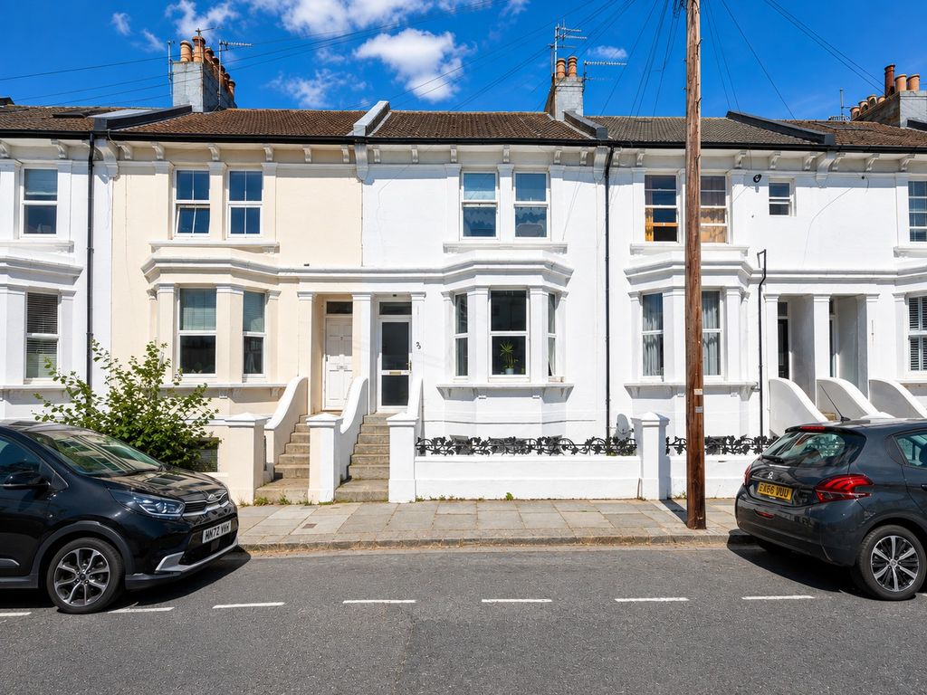 Property photo 1 of 17
